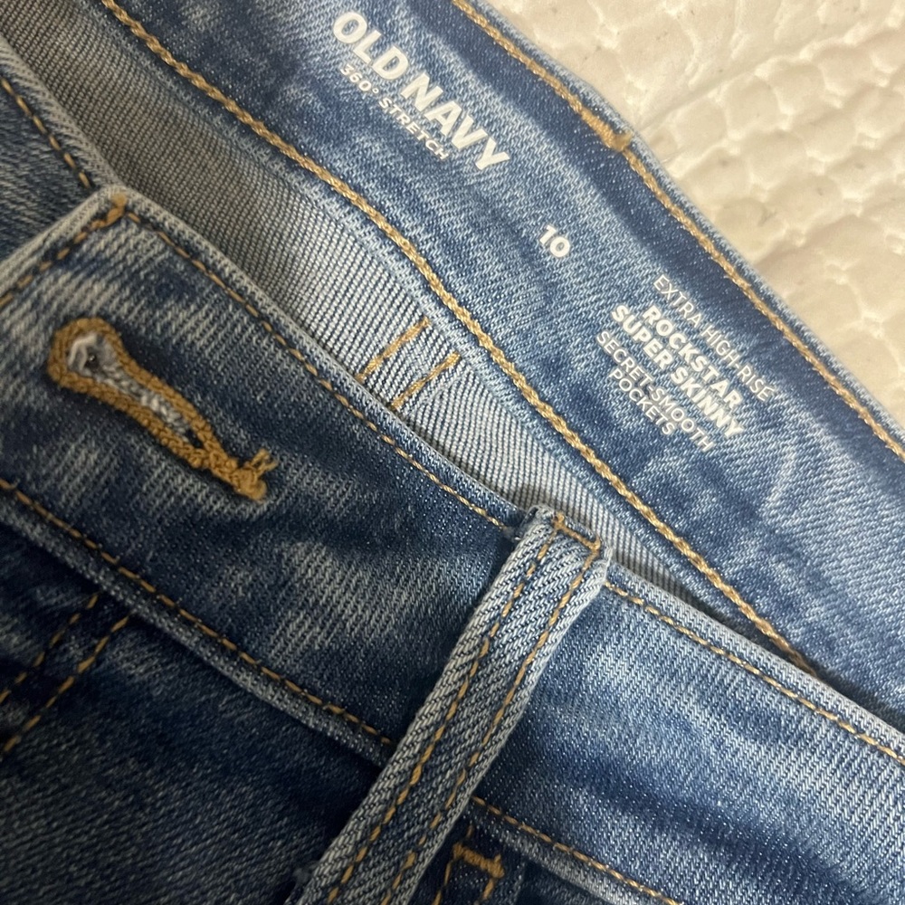 Old Navy Extra High-Rise Rockstar Super Skinny Secret Smooth Pockets Size:10